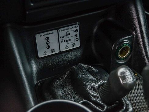 Used 2004 Land Rover Discovery S image 29