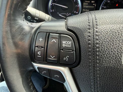 Used 2019 Toyota Highlander XLE image 15