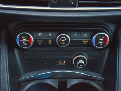 Used 2018 Alfa Romeo Stelvio Ti Sport image 16