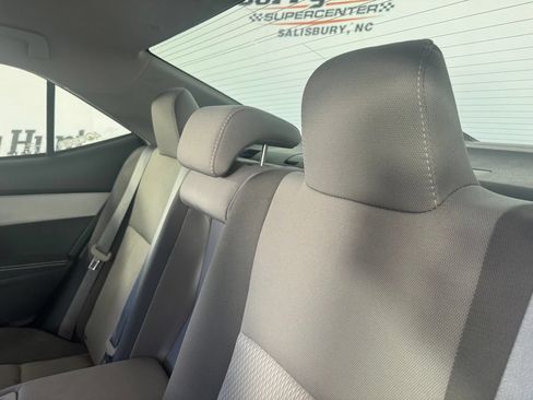 Used 2017 Toyota Corolla LE FWD image 11