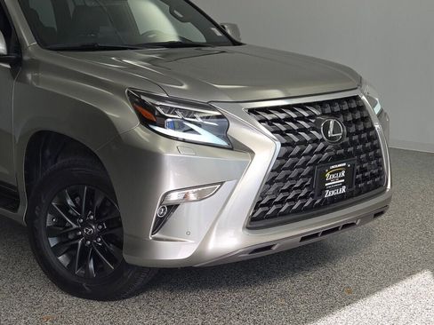 Used 2023 Lexus GX 460 Premium image 2