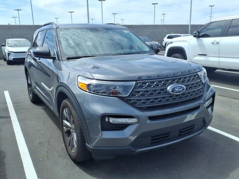 Used 2023 Ford Explorer XLT w/ Equipment Group 202A image 2