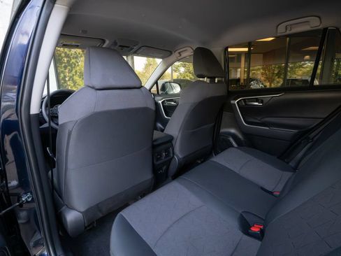 Used 2023 Toyota RAV4 XLE AWD/4WD image 17