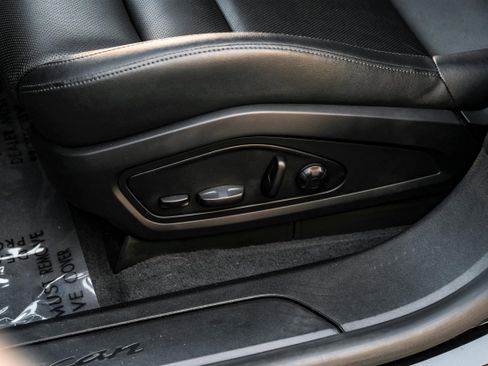 Used 2021 Porsche Taycan Base image 28