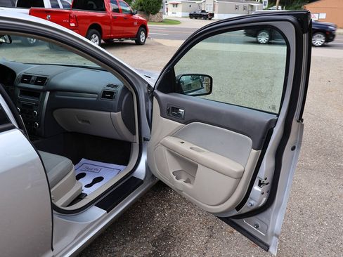 Used 2012 Ford Fusion S FWD image 20