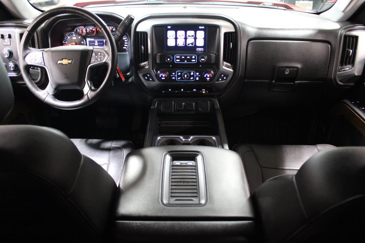 Used 2016 Chevrolet Silverado 1500 LTZ w/ Sport Package AWD/4WD image 31