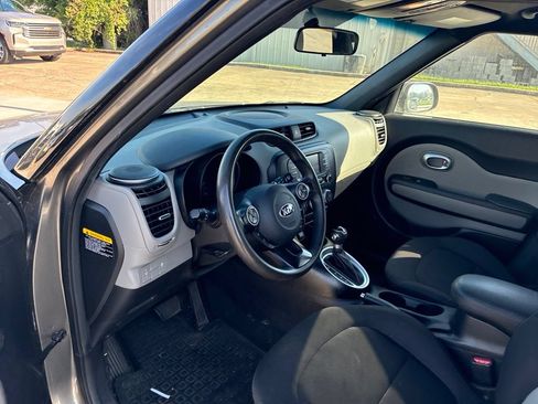 Used 2019 Kia Soul FWD image 21