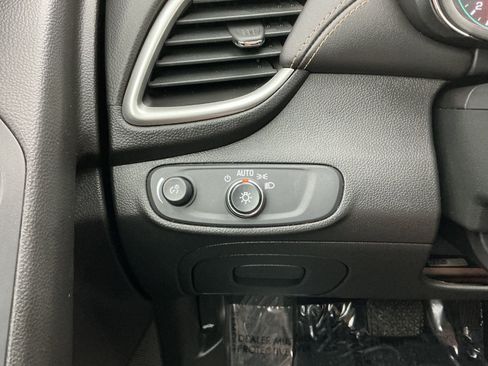 Used 2018 Chevrolet Trax LS FWD image 40