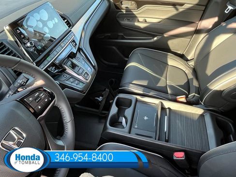 New 2026 Honda Odyssey Touring image 14