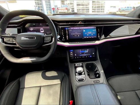 Used 2024 Jeep Wagoneer Launch Edition image 29