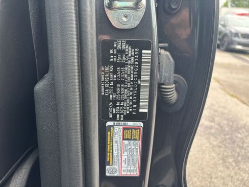 Used 2024 Kia Sorento S AWD/4WD image 32