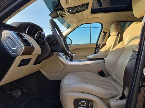 Used 2017 Land Rover Range Rover Sport HSE image 16