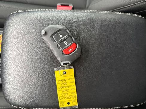 Used 2023 Jeep Wrangler Sahara image 28