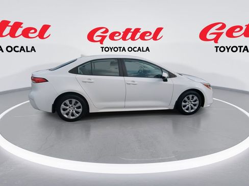 Used 2020 Toyota Corolla LE image 9