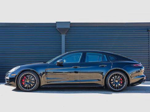Certified 2019 Porsche Panamera GTS image 2