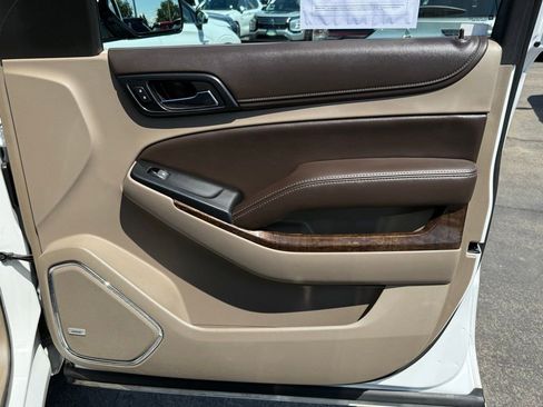 Used 2019 Chevrolet Suburban LT RWD image 16