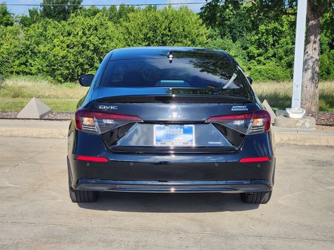Used 2025 Honda Civic Sport image 6