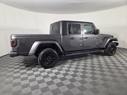 Used 2022 Jeep Gladiator Sport AWD/4WD image 5