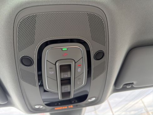 Certified 2024 Audi Q5 e Premium Plus image 9