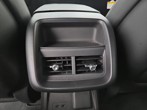 New 2024 Cadillac Lyriq Luxury image 23