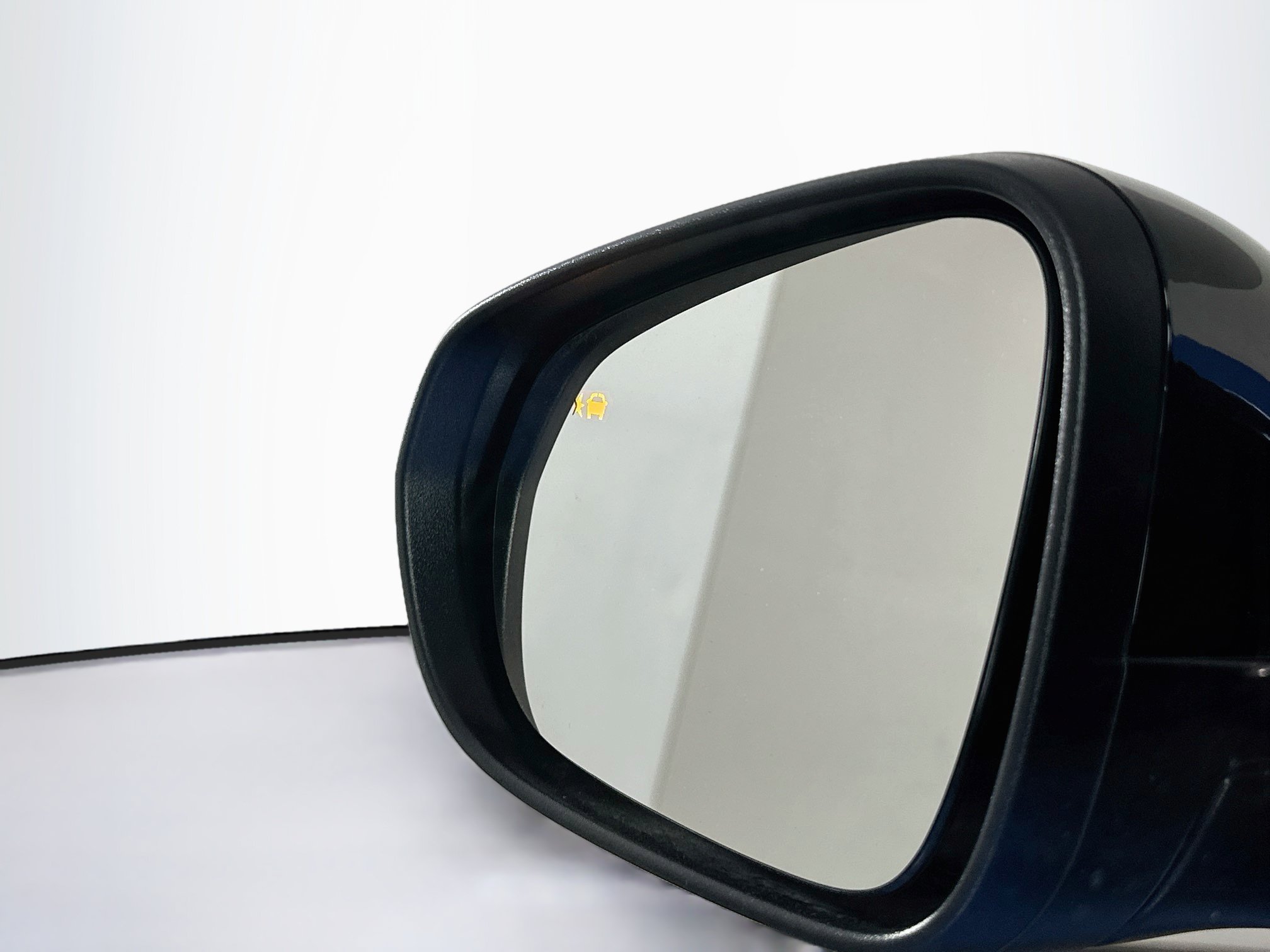 Used 2024 Chevrolet Trax RS w/ Sunroof Package FWD image 16