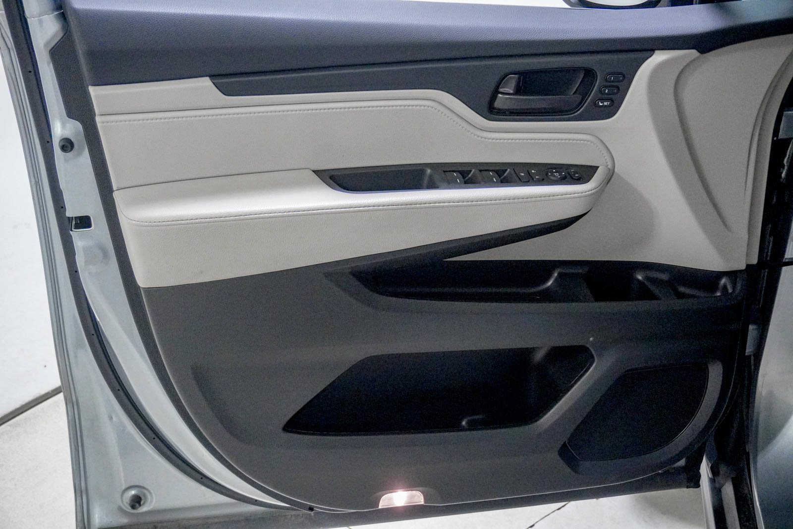 Used 2025 Honda Odyssey EX-L image 18