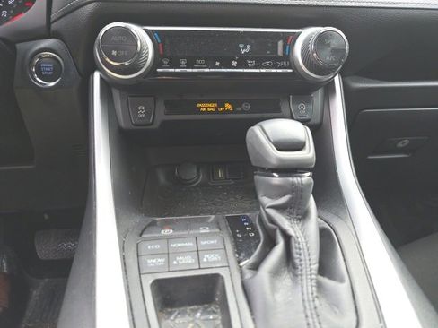 Used 2022 Toyota RAV4 XLE image 16