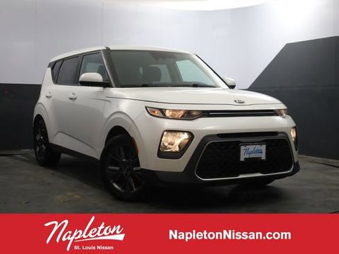 Used 2021 Kia Soul S image 1