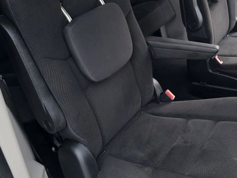 Used 2018 Dodge Grand Caravan SE w/ UConnect Hands-Free Group FWD image 12
