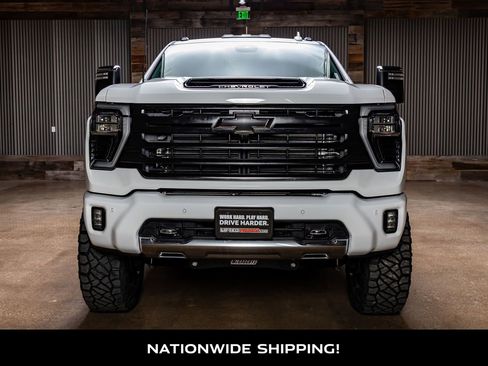 Used 2025 Chevrolet Silverado 2500 High Country w/ LPO, Dark Essentials Package image 4
