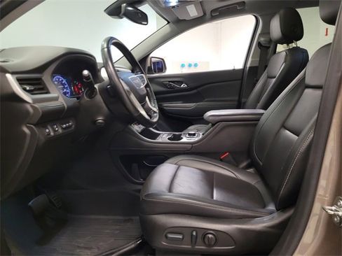 Used 2023 GMC Acadia SLT w/ Technology Package image 5