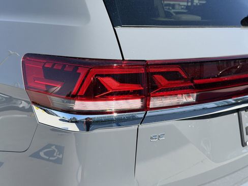 New 2026 Volkswagen Atlas SE image 9
