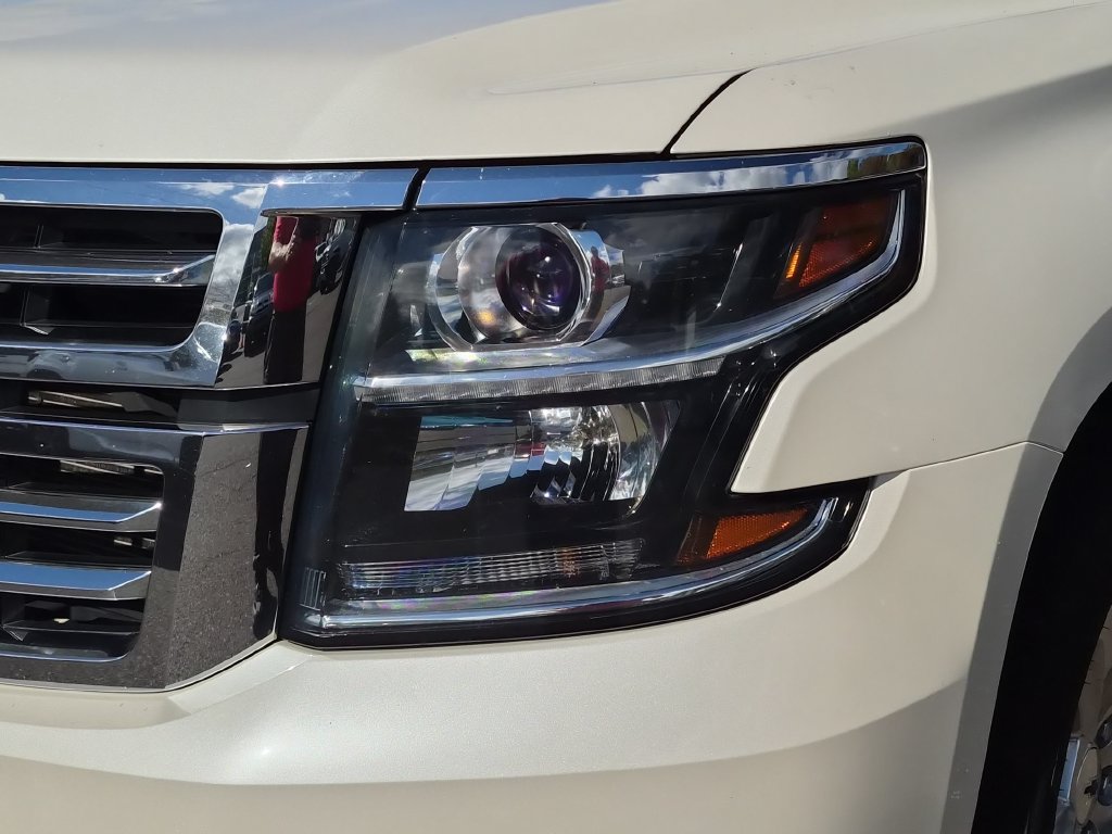 Used 2015 Chevrolet Suburban LT AWD/4WD image 3