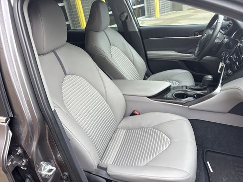 Used 2023 Toyota Camry SE image 32