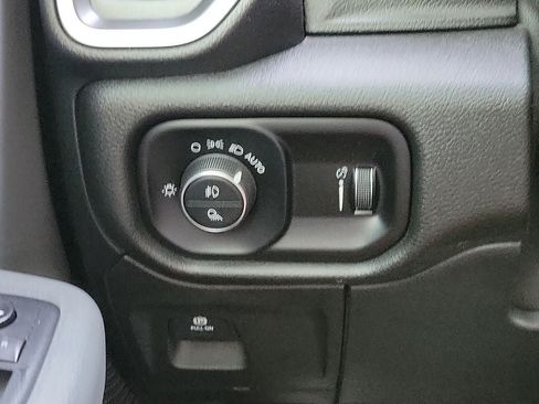 Used 2020 RAM 1500 Big Horn RWD image 14