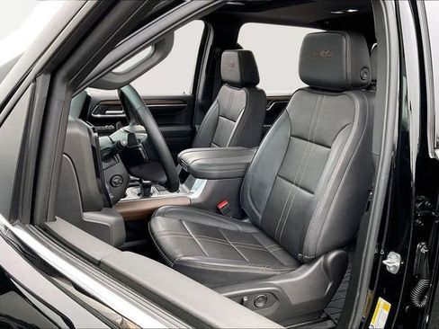 Used 2024 Chevrolet Silverado 1500 High Country w/ Technology Package image 15