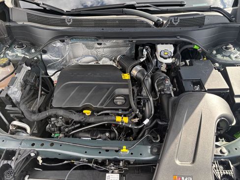 Used 2025 Chevrolet Trax LT image 30