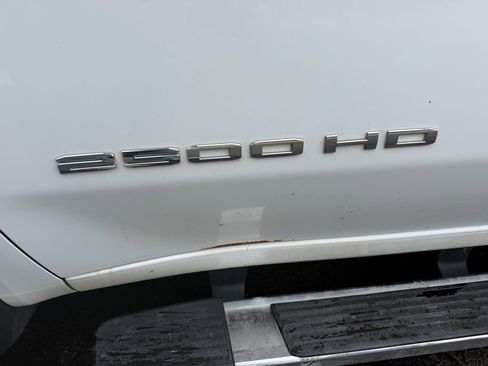 Used 2020 GMC Sierra 2500 4WD Crew Cab 159 w/ Convenience Package image 12