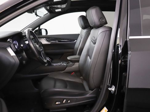 Used 2024 Cadillac XT6 Premium Luxury w/ Technology Package AWD/4WD image 15