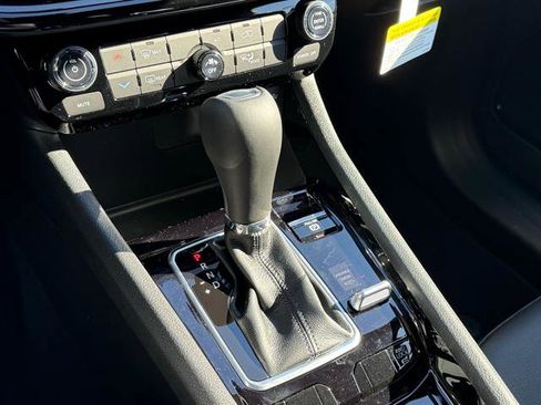 New 2026 Jeep Compass Latitude image 17