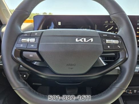 Used 2025 Kia K4 EX FWD image 29