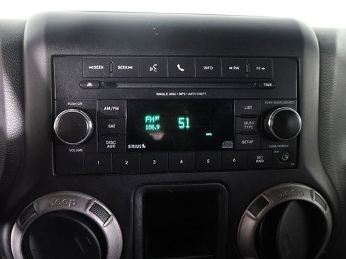 Used 2015 Jeep Wrangler Unlimited Sport w/ Connectivity Group image 29