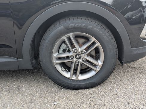 Used 2018 Hyundai Santa Fe Sport FWD image 11