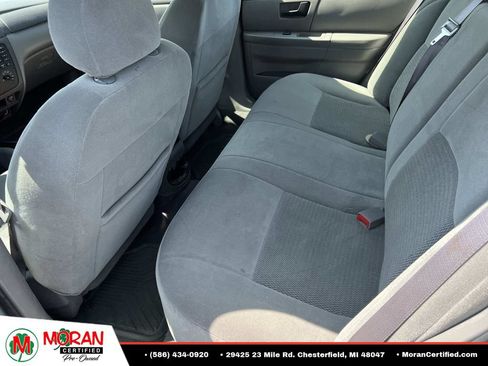 Used 2005 Ford Taurus SE FWD image 12