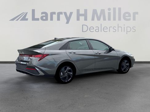 New 2026 Hyundai Elantra SEL Sport FWD image 8