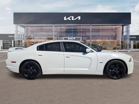 Used 2014 Dodge Charger R/T w/ Blacktop Package image 3