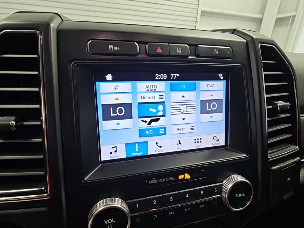 Used 2018 Ford Expedition Limited w/ Equipment Group 301A RWD image 18