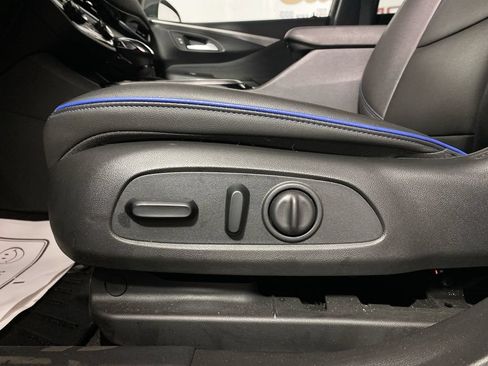 Used 2024 Buick Envista Sport Touring w/ Convenience I Package FWD image 12