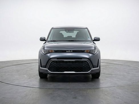 Used 2025 Kia Soul LX w/ LX Technology Package image 2