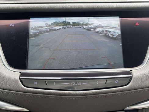 Used 2018 Cadillac XT5 Luxury w/ Driver Awareness Package FWD image 27